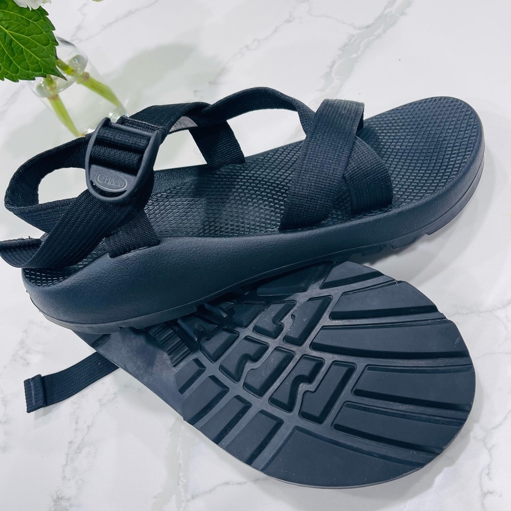 Men’s 12 CHACO Vibrant soles